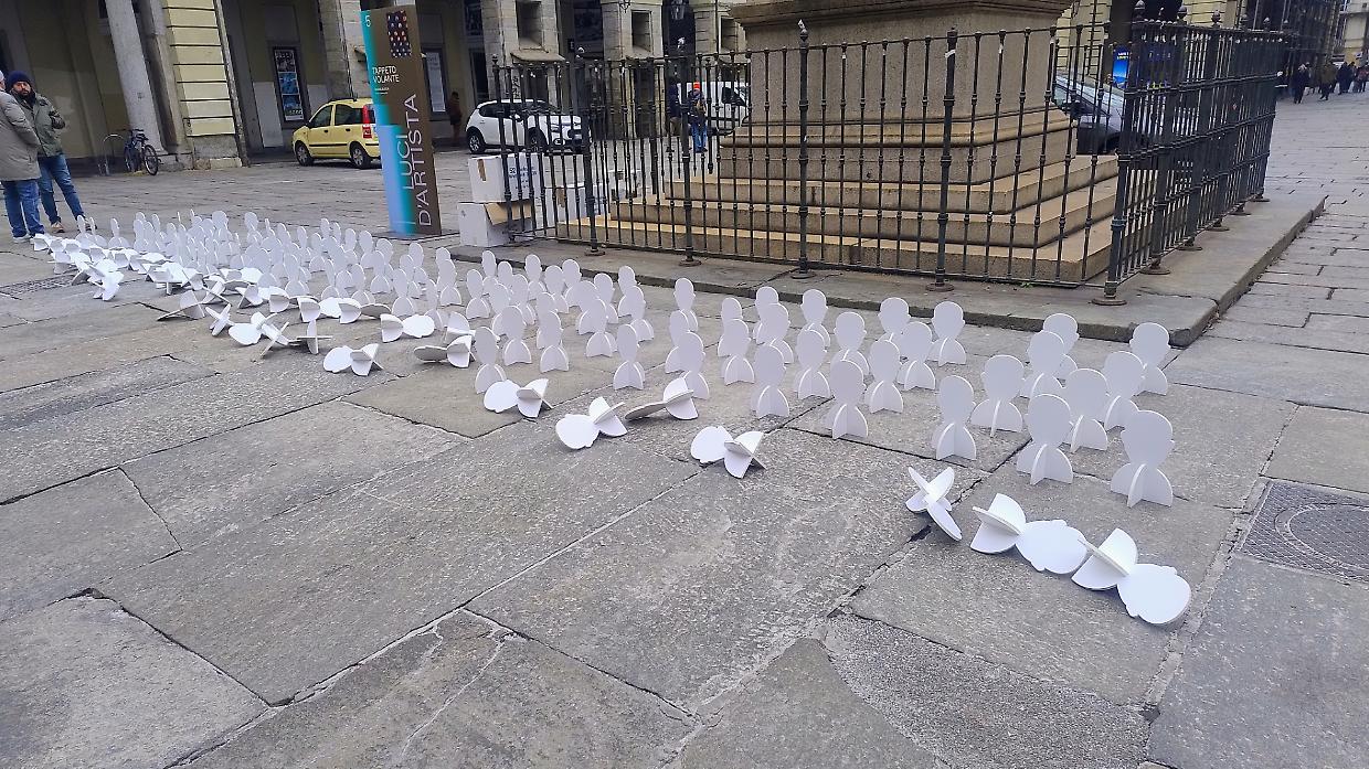 Ambulanti in protesta: "Circondati da abusivi, così chiuderemo"