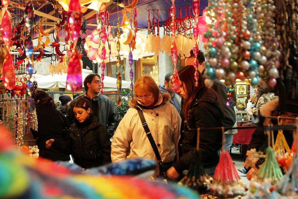Natale a Torino tra mercatino, presepe, albero e calendario dell'Avvento. Ecco tutto il programma per le festività