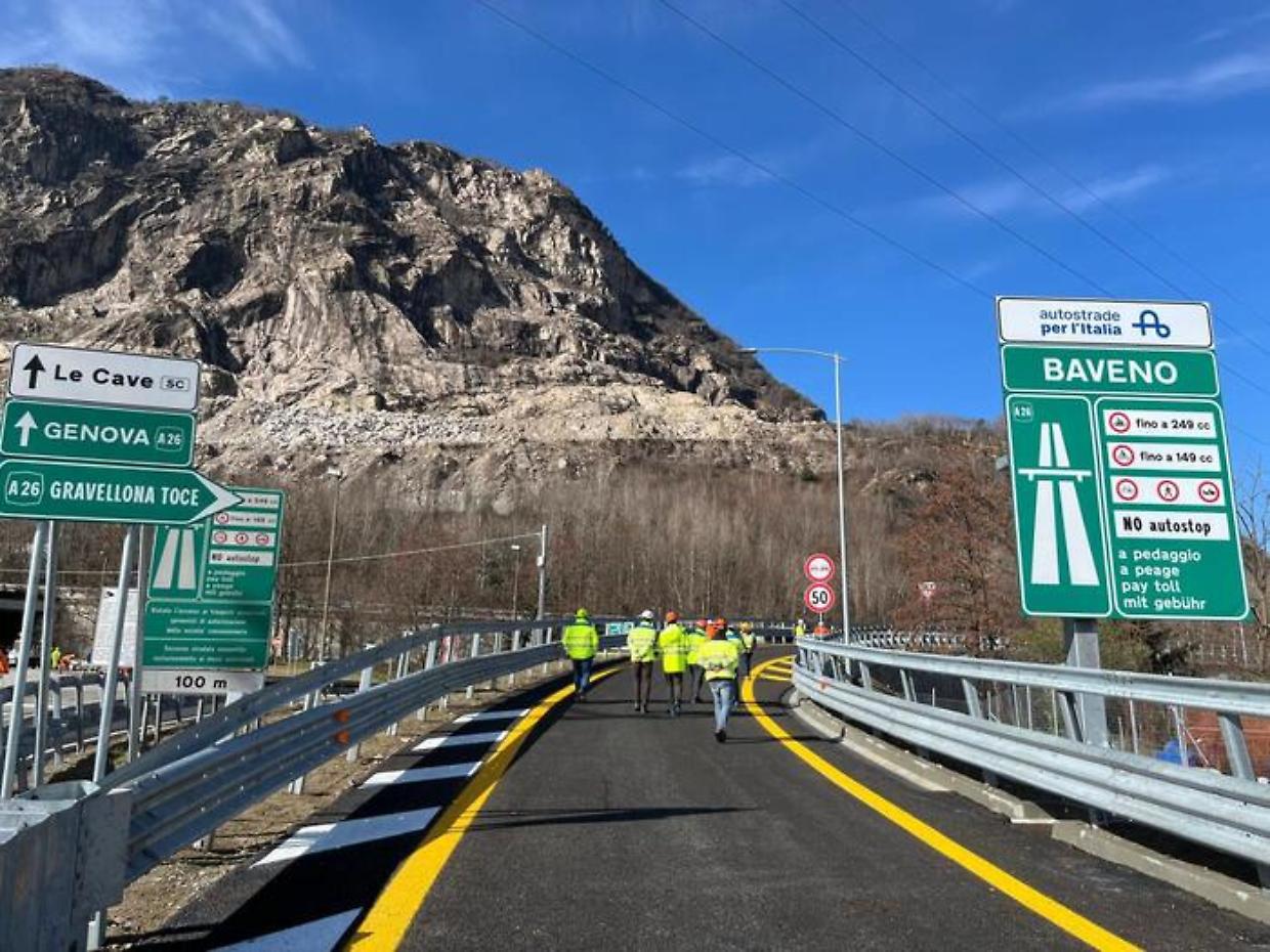 A26, chiusura notturna per il passaggio di un trasporto eccezionale