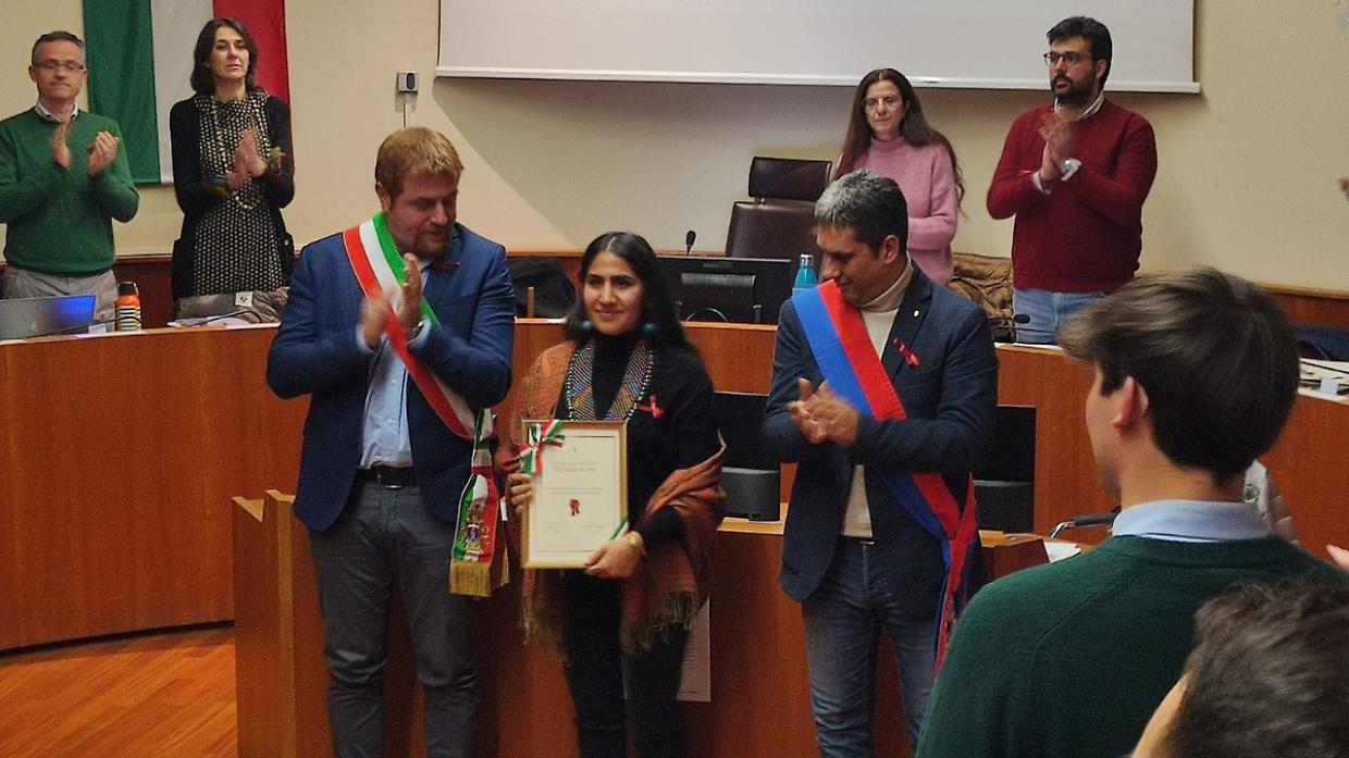 L'artista Parwana Kebrit ottiene la cittadinanza onoraria dalla Città di Rivoli