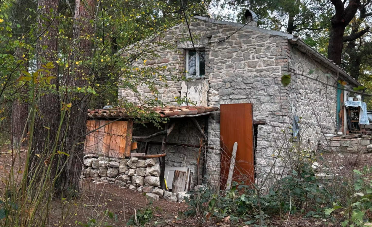 La famiglia del bosco non è un caso isolato: ad Arezzo altri due bimbi allontanati per niente scuola e zero controlli
