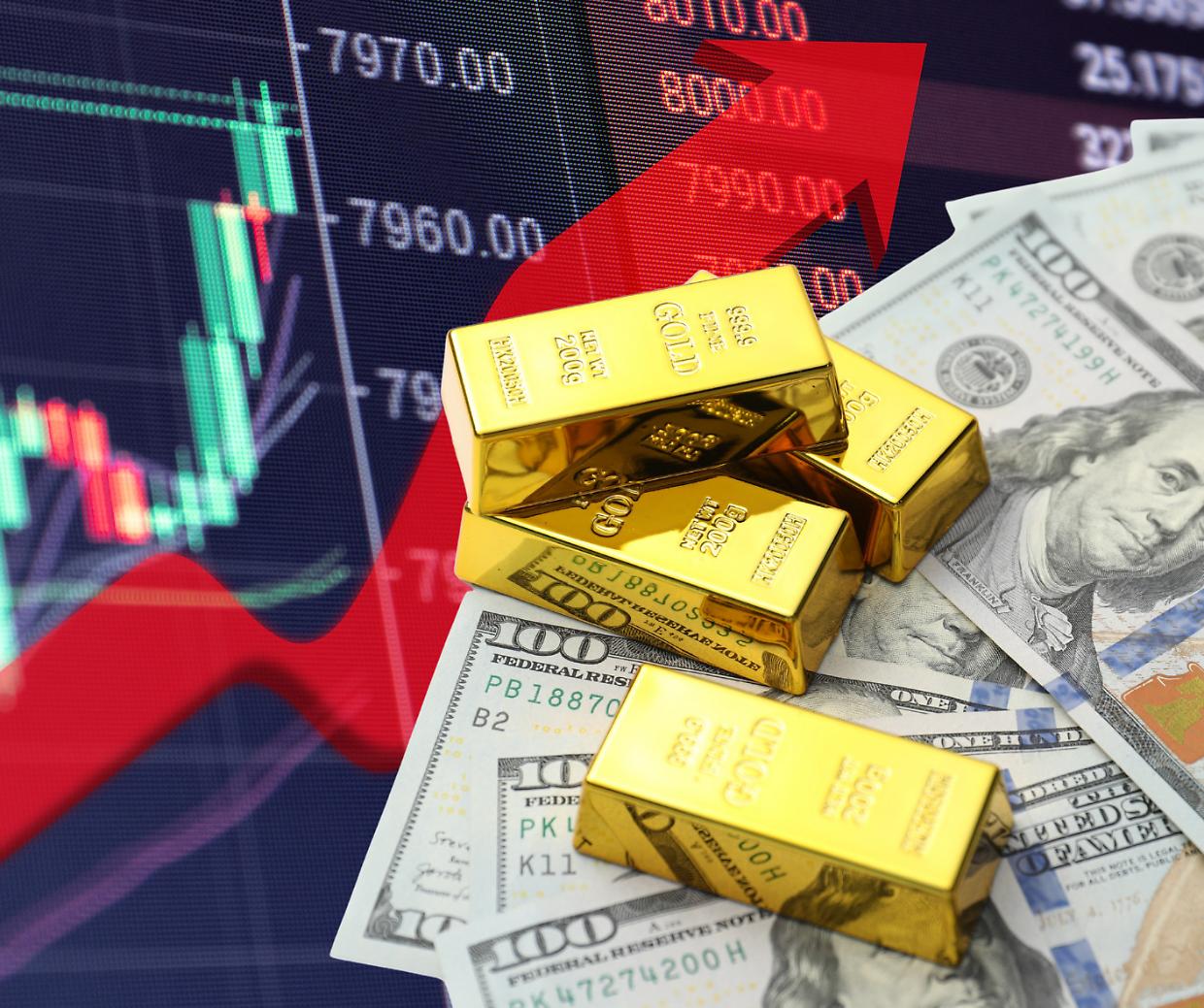Oro ai massimi e dollaro in affanno: perché il metallo giallo brilla di nuovo