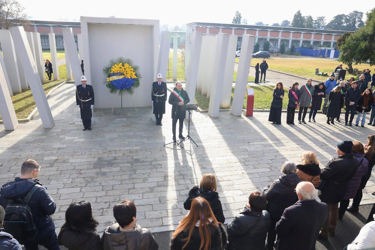 Torino commemora le vittime della ThyssenKrupp: «Assassini ancora liberi»