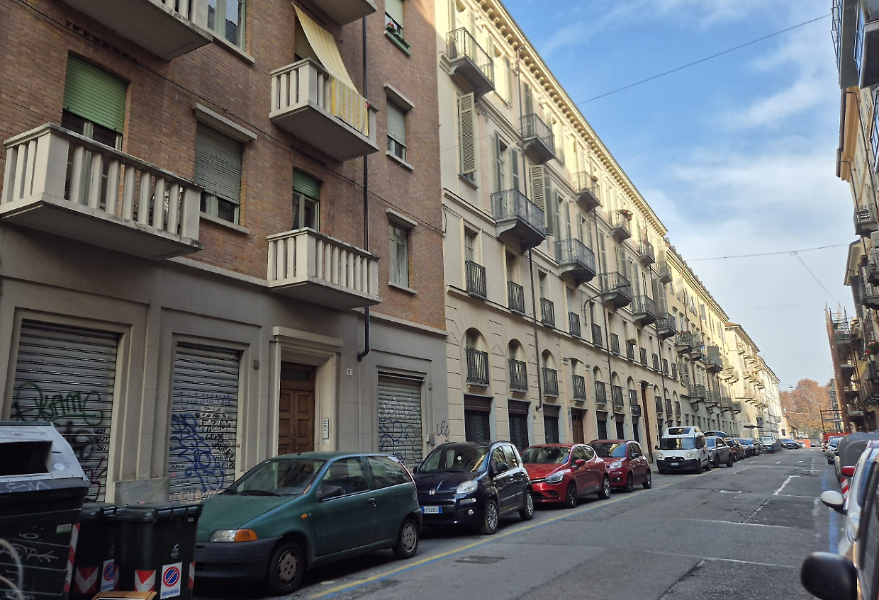 Via Buniva, a Vanchiglia, dov'è intervenuta la polizia