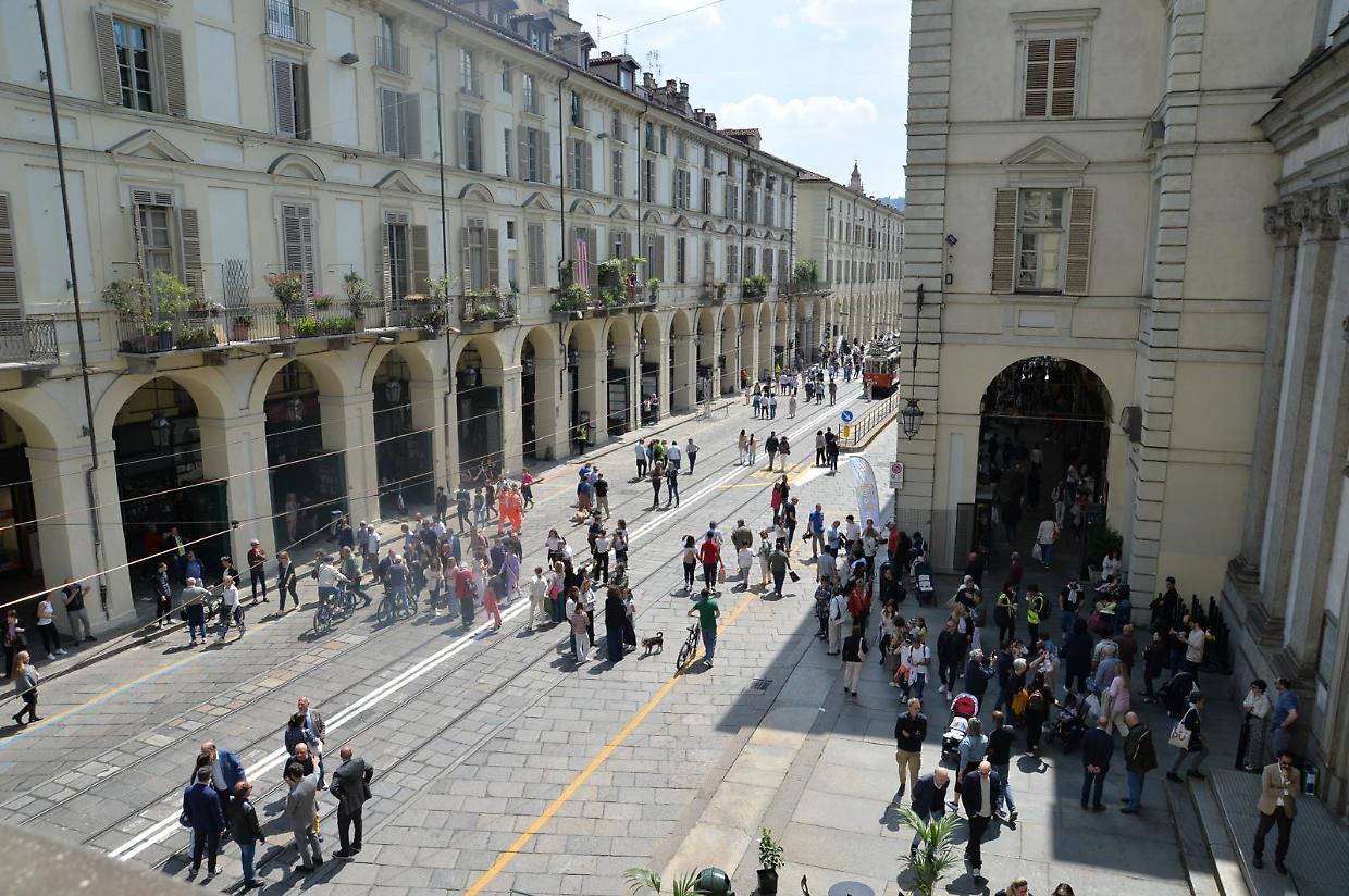 Via Po chiusa al traffico: uno scenario insolito che potrebbe diventare la normalità