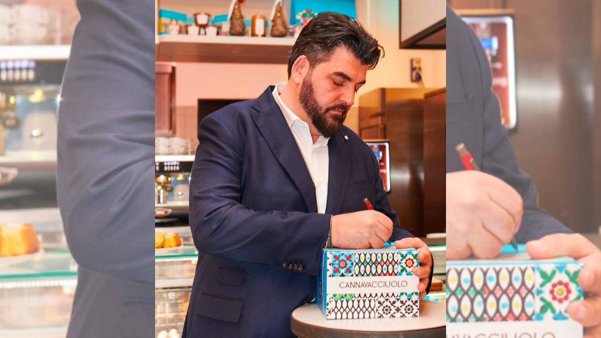 Cannavacciuolo porta la magia del Natale a Vicolungo: selfie, panettoni e tanta dolcezza