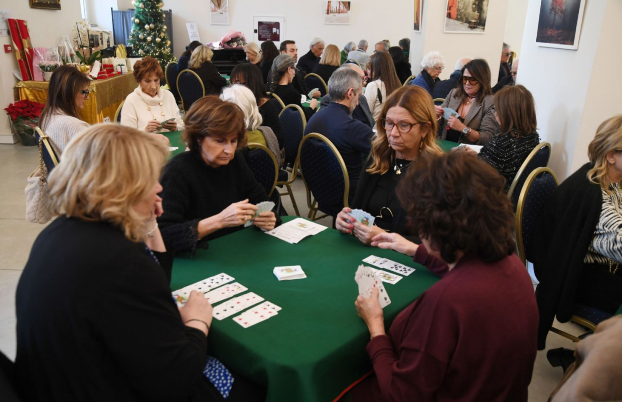 Il burraco "che fa bene", il torneo torinese dedicato alle donne