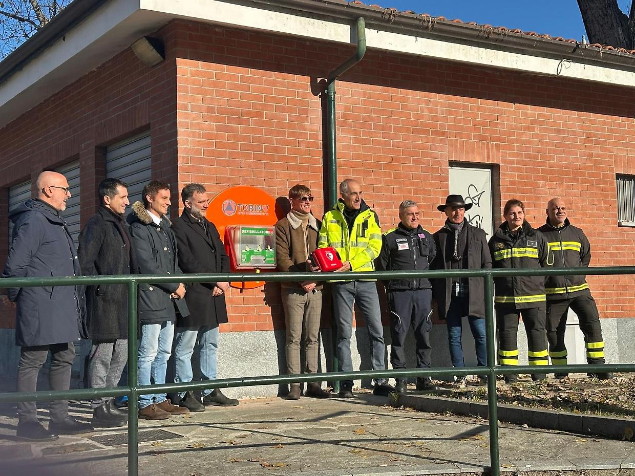 Torino sempre pi&ugrave; cardioprotetta: al parco carrara installato un nuovo defibrillatore DAE 