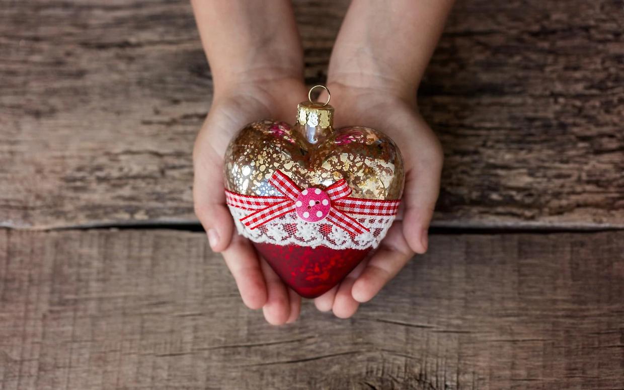 Canale accende il Natale: mercatini, tartufi e spettacoli tra centro storico e piazze