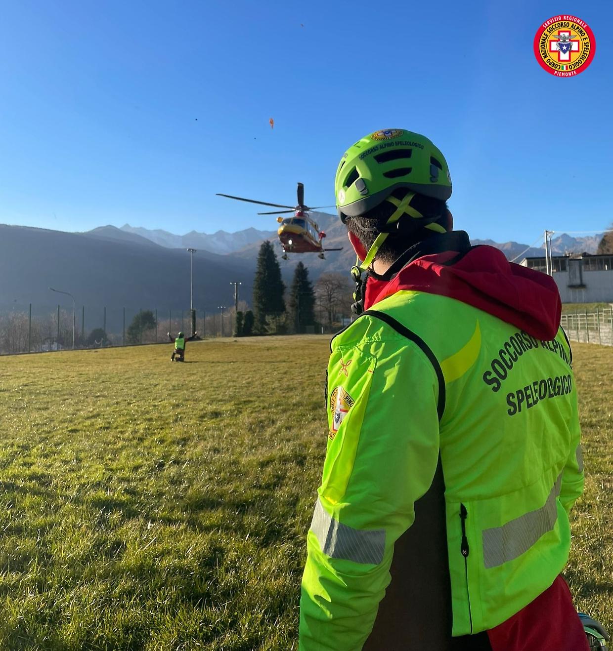 Escursionista precipita in Valchiusella, intervento del soccorso alpino: constatato il decesso