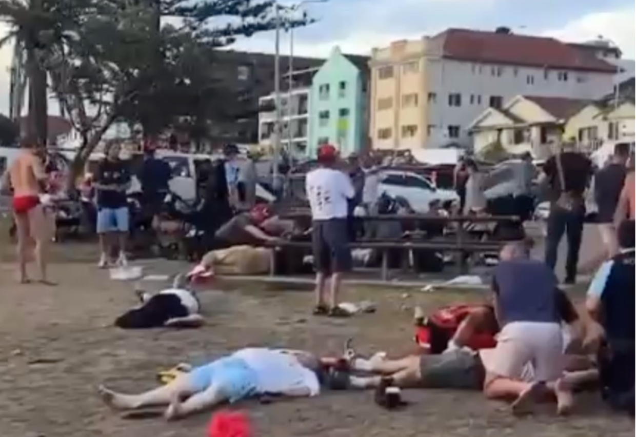 La strage sulla spiaggia di Bondi Beach, in Australia