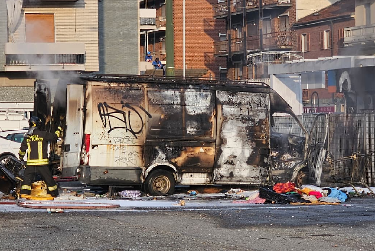 L'incendio in piazza Crispi