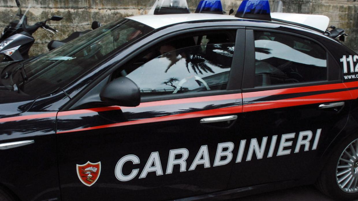 Cogne, carabiniere investito dall&rsquo;automobilista che stava soccorrendo: &egrave; in pericolo di vita