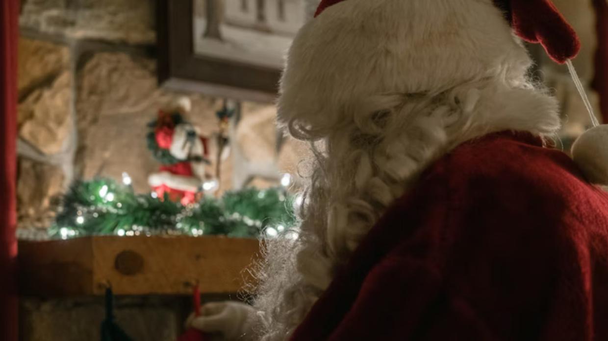 Babbo Natale entra in classe: alla materna di Gallo Grinzane una festa di stupore e doni