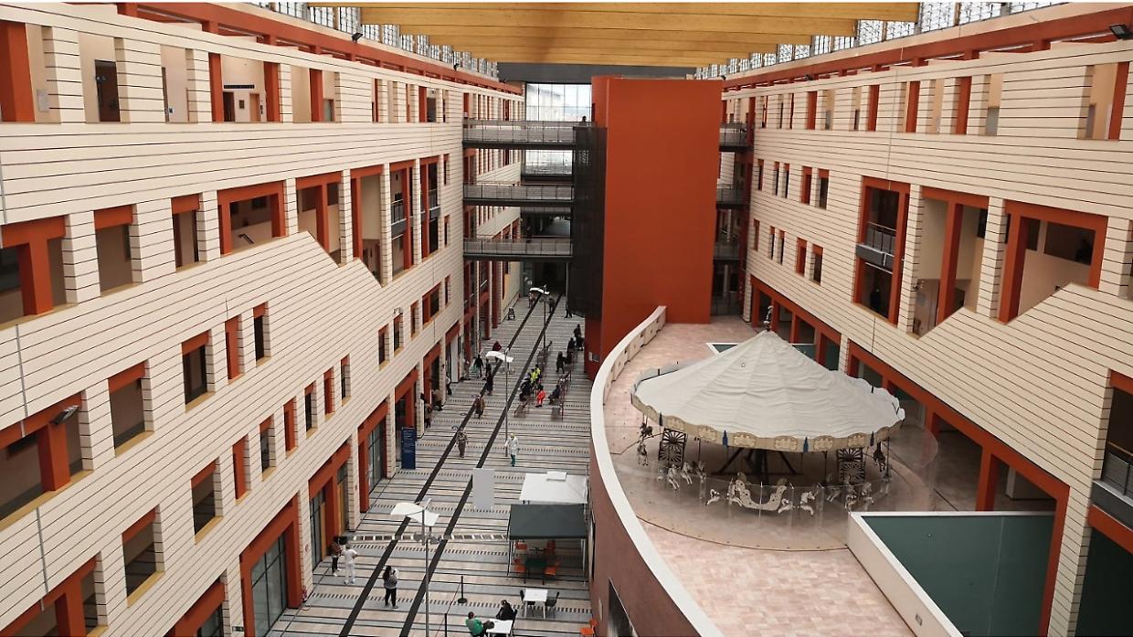 Carabinieri di Asti in pediatria: un televisore e piccoli doni per accendere sorrisi dei piccoli pazienti