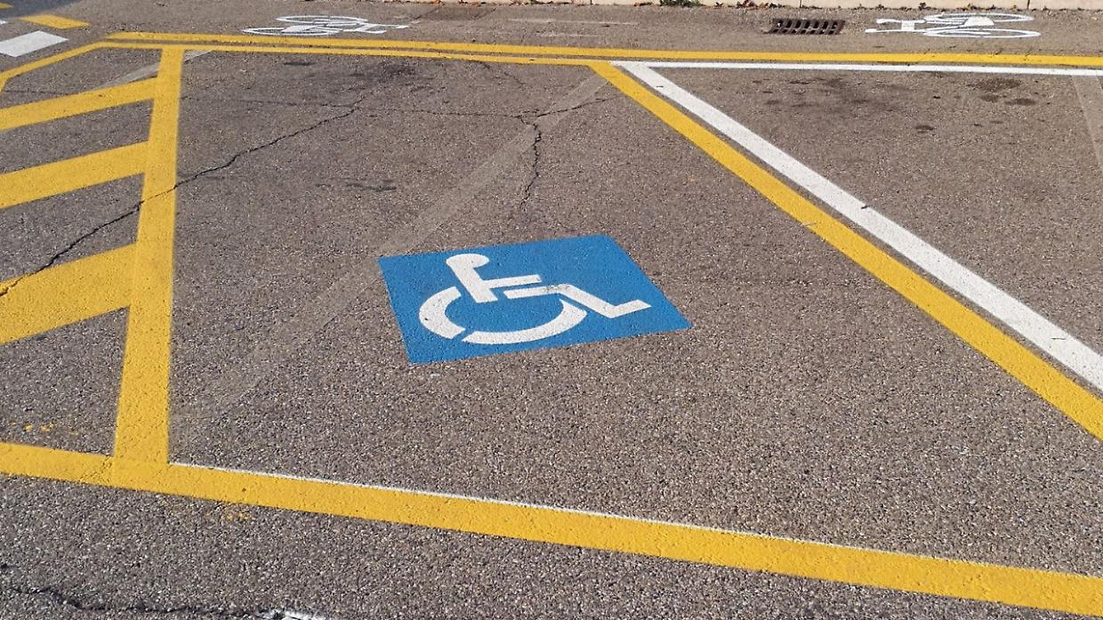 SmartPark Bra, un clic per trovare i parcheggi H: l'iniziativa accessibile e inclusiva 
