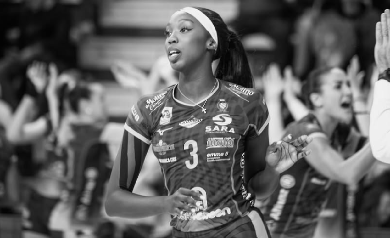 La campionessa di volley contro il pubblico di casa: "Insulti razzisti contro di me e la mia famiglia". Ecco cosa &egrave; successo...