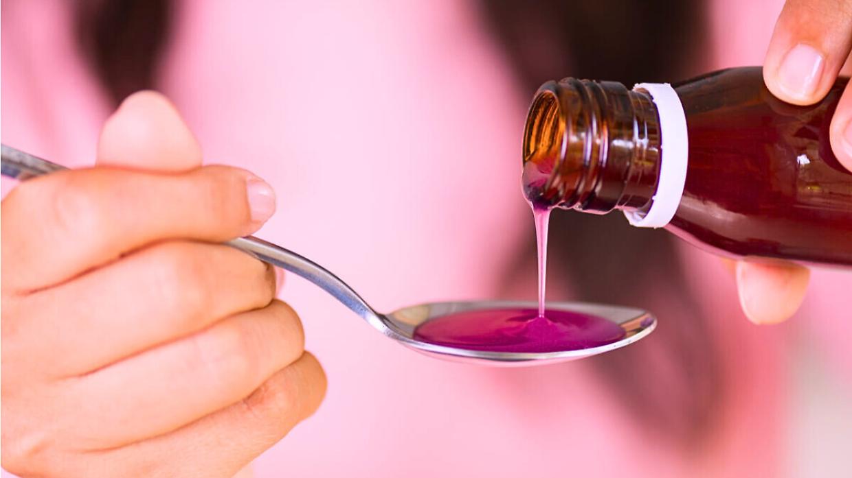 Lo sciroppo della tosse diventa una droga: attenzione allo "sballo viola". Due denunciati a Torino