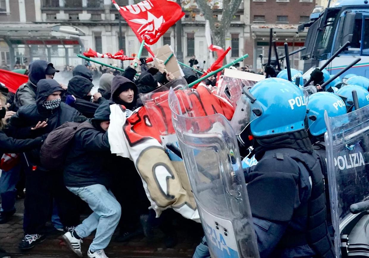 Gli scontri post-sgombero di Askatasuna