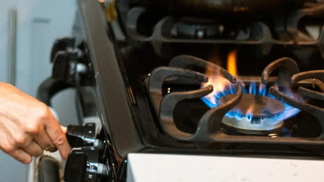 Brandizzo, alloggio saturato di gas: la Polizia Locale salva un&rsquo;inquilina 