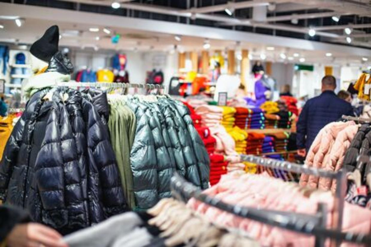 Tentativo di furto degenerato in rapina impropria al centro commerciale Le Gru