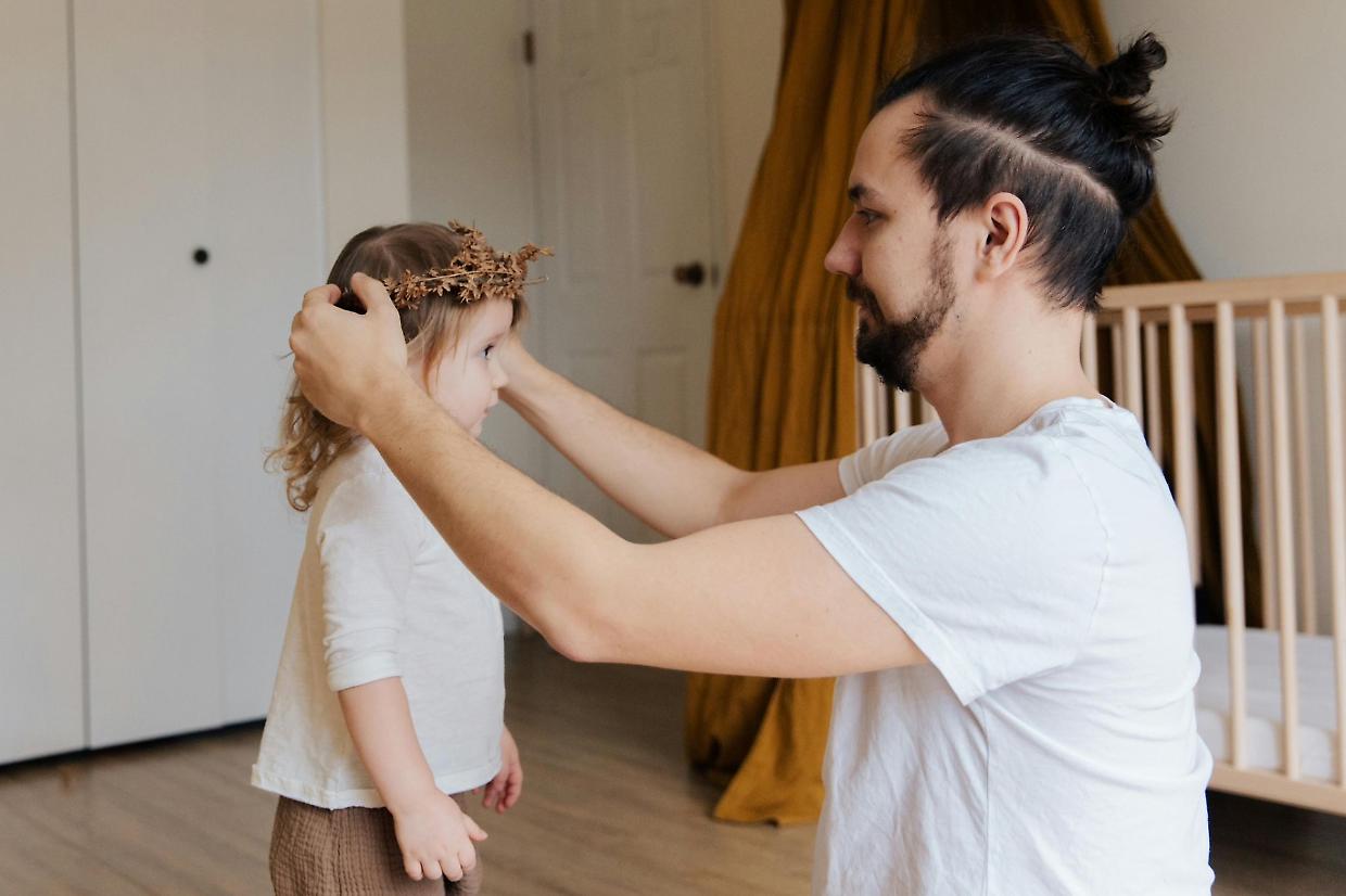 Torino, il padre ritrova la figlia dopo la fuga in Romania: madre e nonna rinviate a giudizio