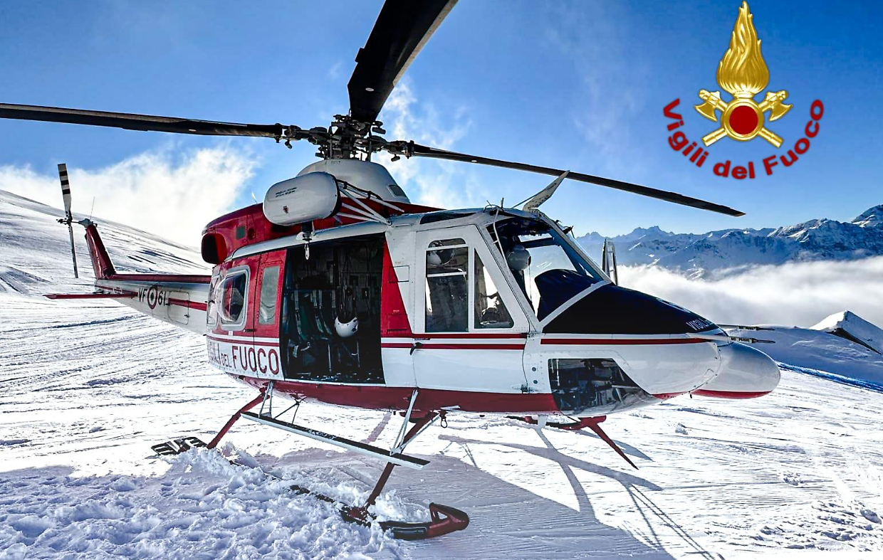 Bardonecchia, valanga sul monte Jafferau: si cercano feriti (in foto l'elicottero Drago)