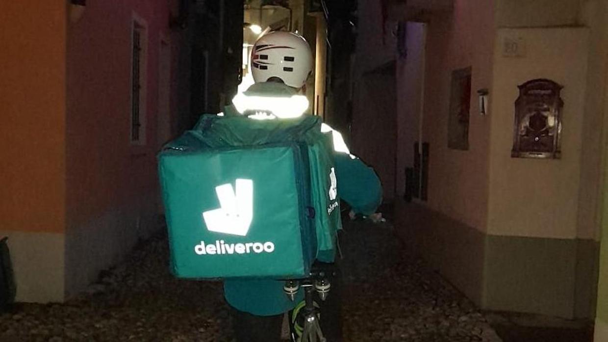 Il conto che non torna: i rider del Lago Maggiore sfidano gelo e algoritmi per 7 euro