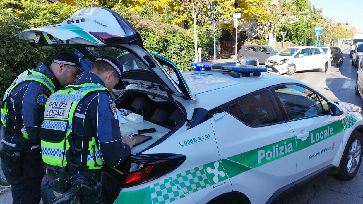 Furto in centro a Torino, 18enne ruba una collanina, arrestato dalla polizia locale