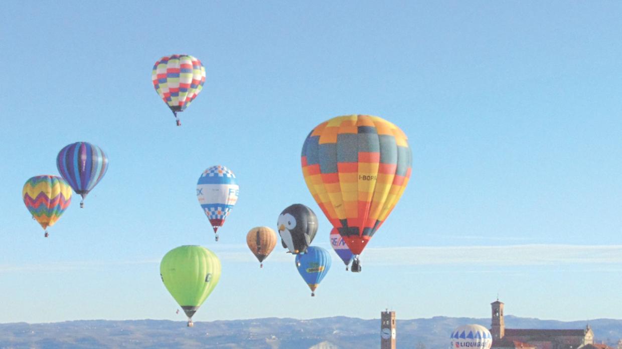 mongolfiere e Frecce Tricolori, Mondov&igrave; alza lo sguardo: l&rsquo;Aeronautica al Raduno dell&rsquo;Epifania