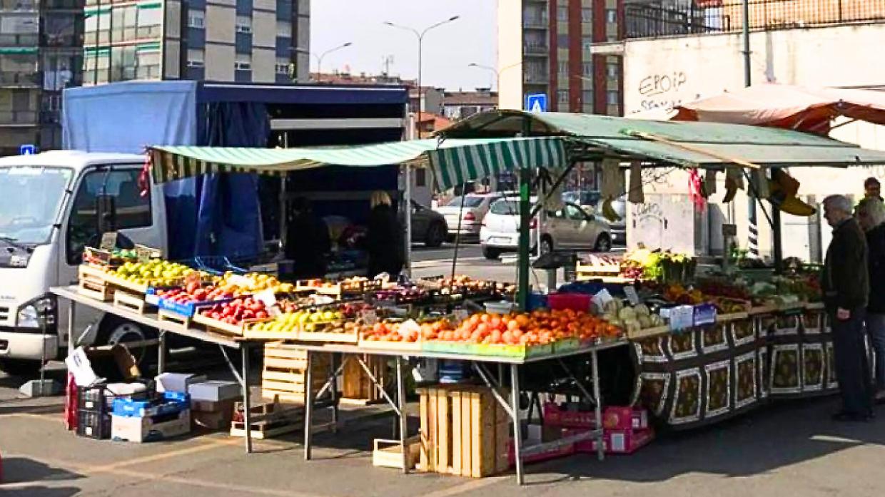 Niente tassa agli ambulanti per rilanciare il mercato di corso Grosseto