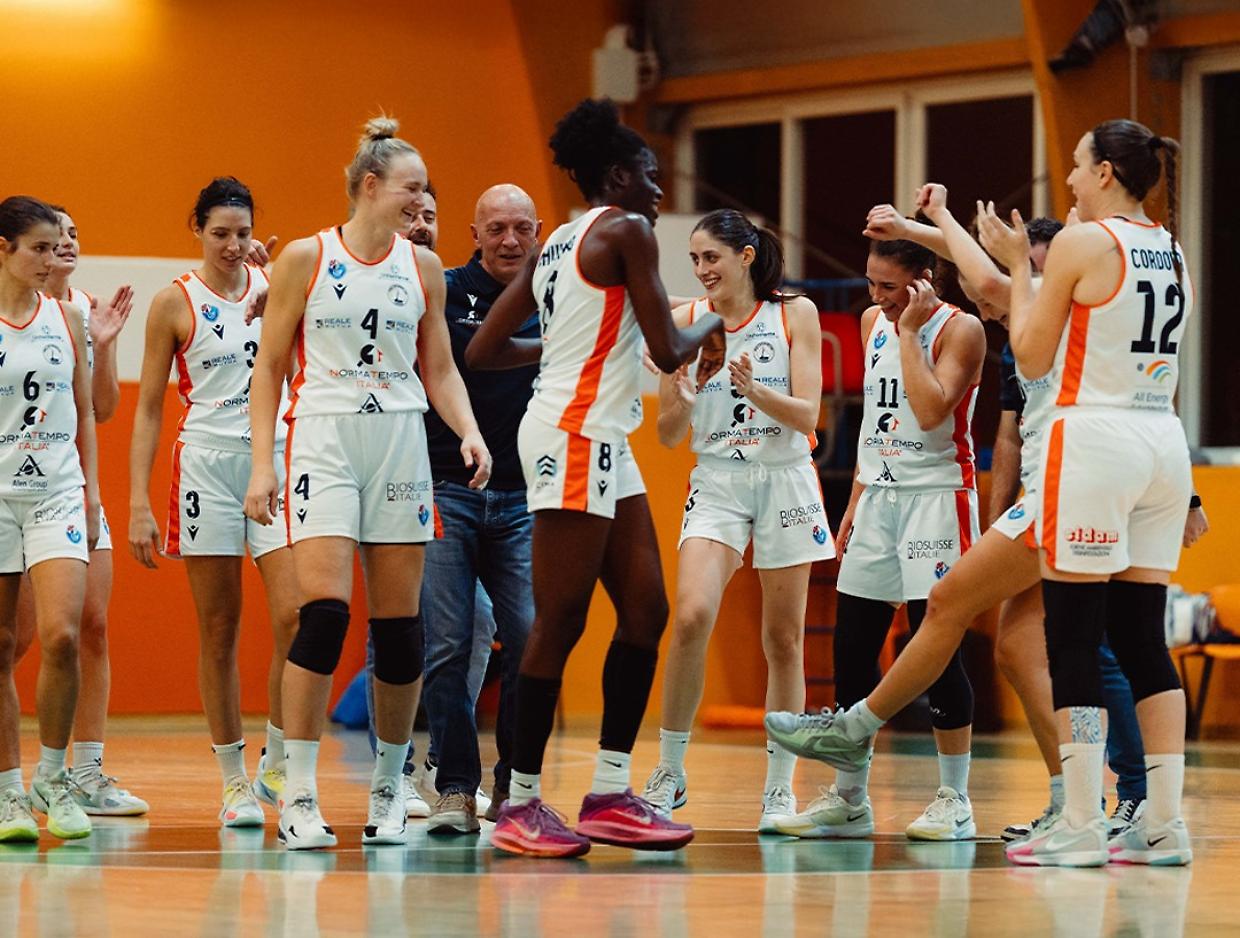 La Normatempo Italia Pallacanestro Torino all'esordio nella Final Eight di Coppa Itali, contro la Ecodent Alpo 