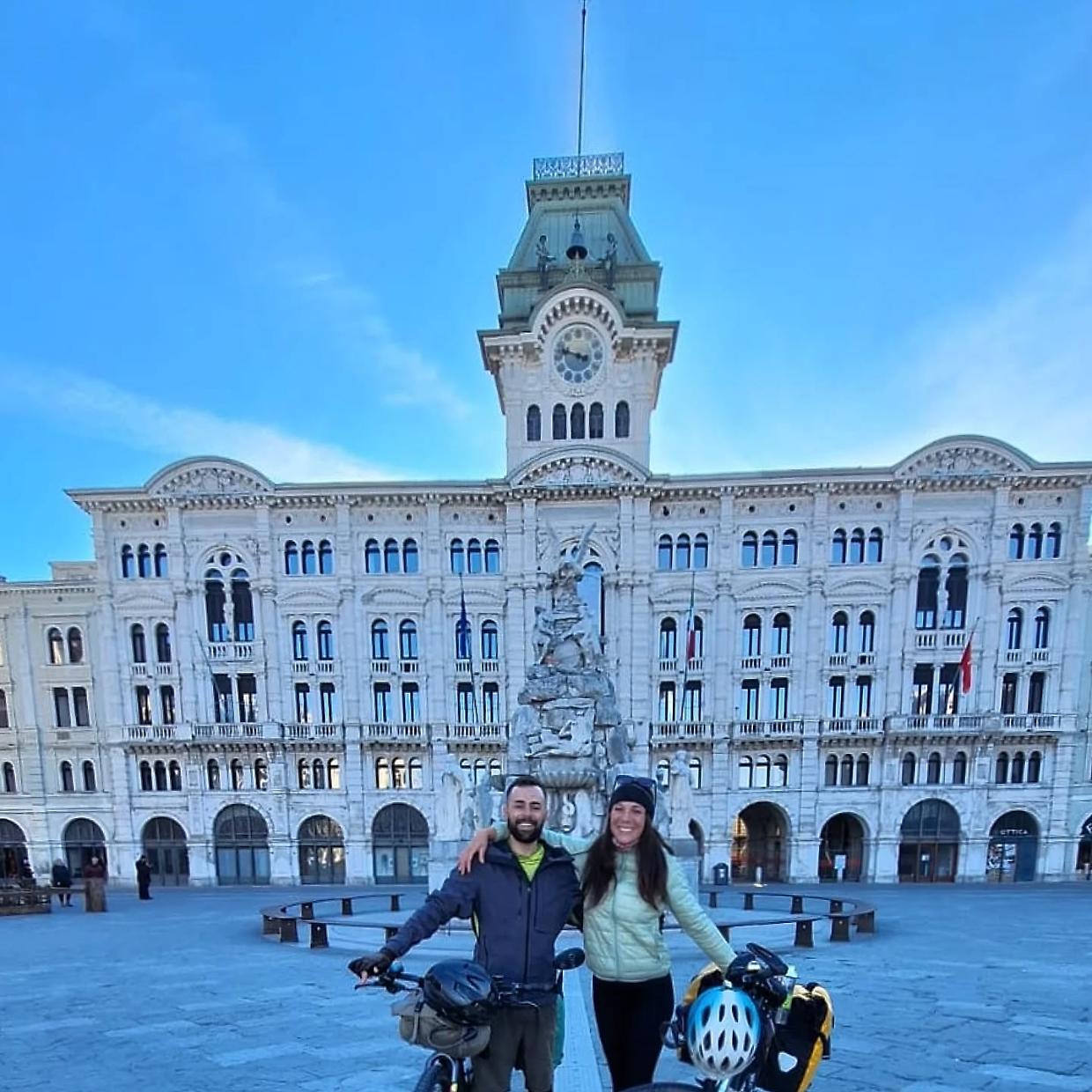 Il giro del mondo di Jessica e Salvatore: 40mila chilometri in bici e l&rsquo;abbraccio dell&rsquo;umanit&agrave;