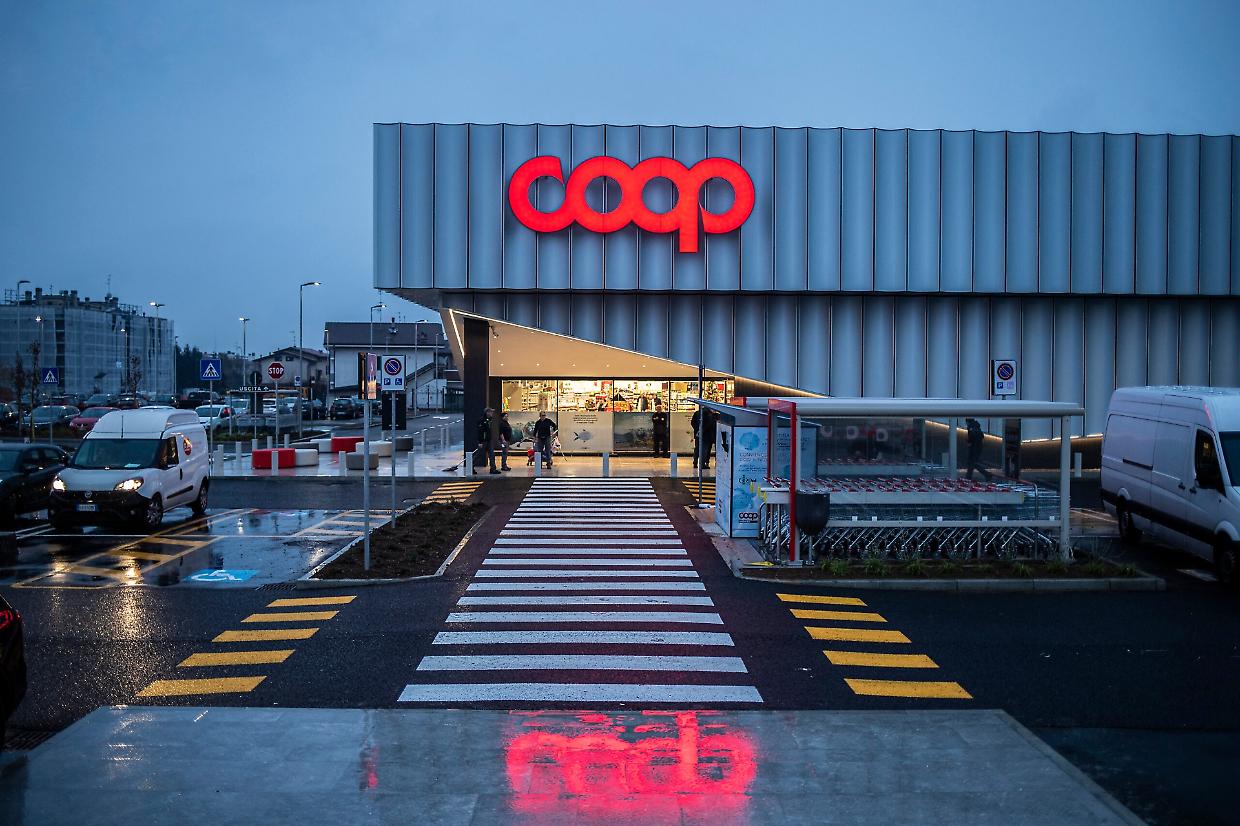 La svolta della Coop, supermercati chiusi la domenica