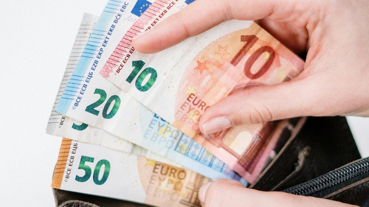 Assegno di inclusione, nuove regole dal 2026: rinnovi senza limiti, ma primo mese dimezzato