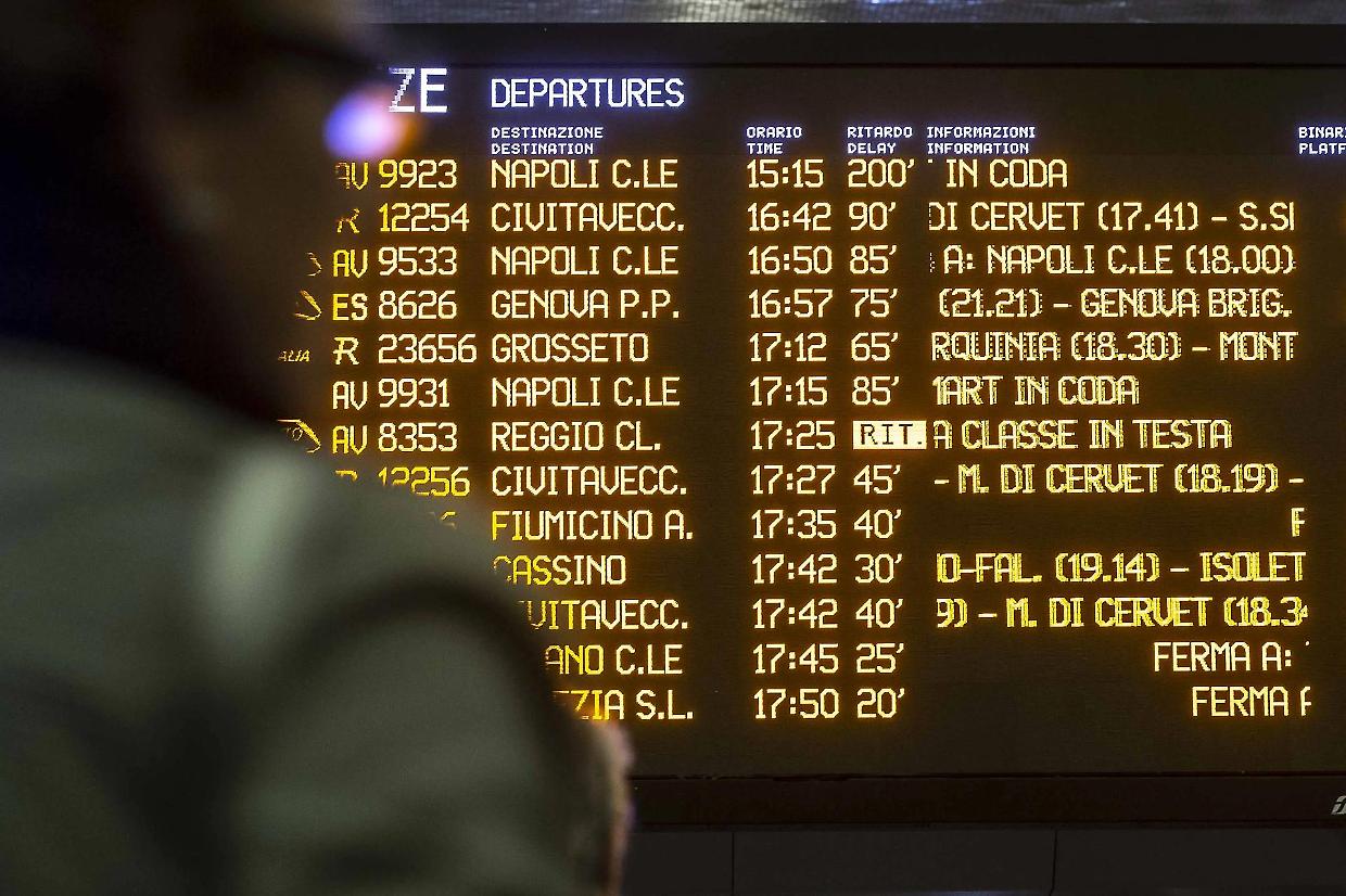 Mattinata nera per i pendolari, il guasto a Torino Stura paralizza i treni