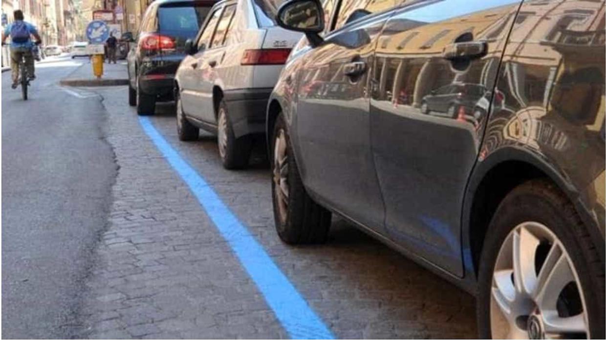 Parcheggiare in centro costa di pi&ugrave;: a Rivarolo la zona blu sale a 80 centesimi l&rsquo;ora