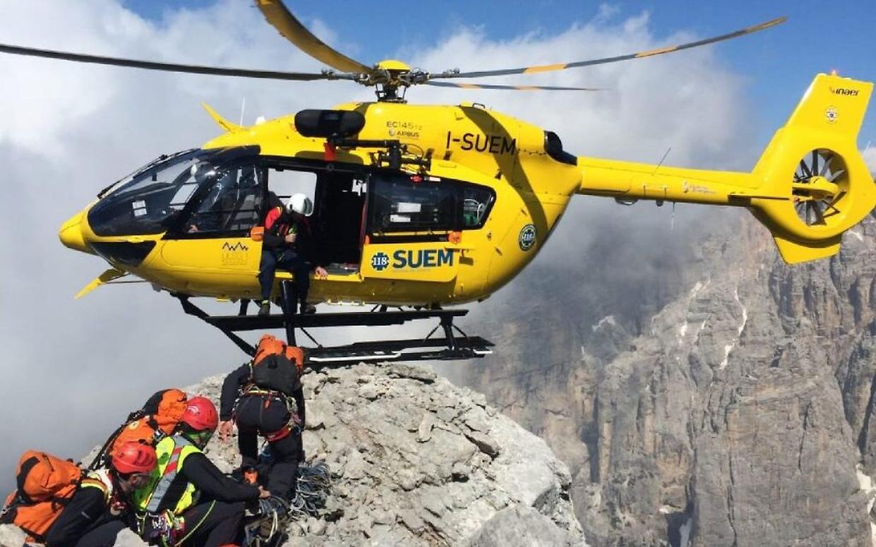 Pragelato, escursionista travolto da una valanga: ferito, soccorsi in corso
