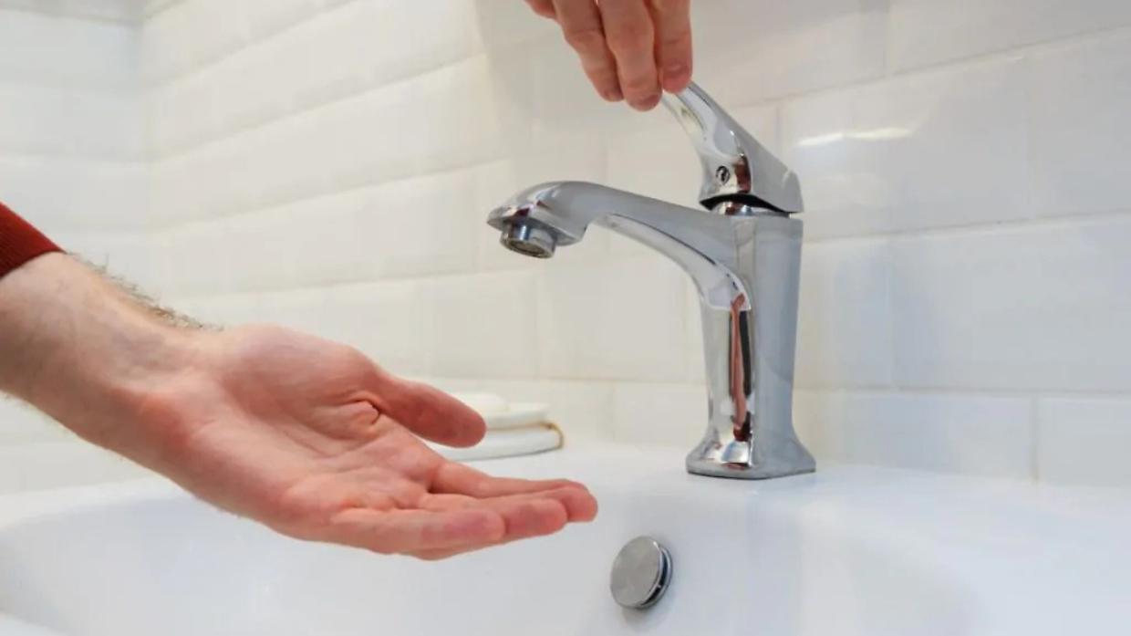 san giorio di susa a secco: serbatoio d&rsquo;emergenza in piazza, smat a caccia delle perdite