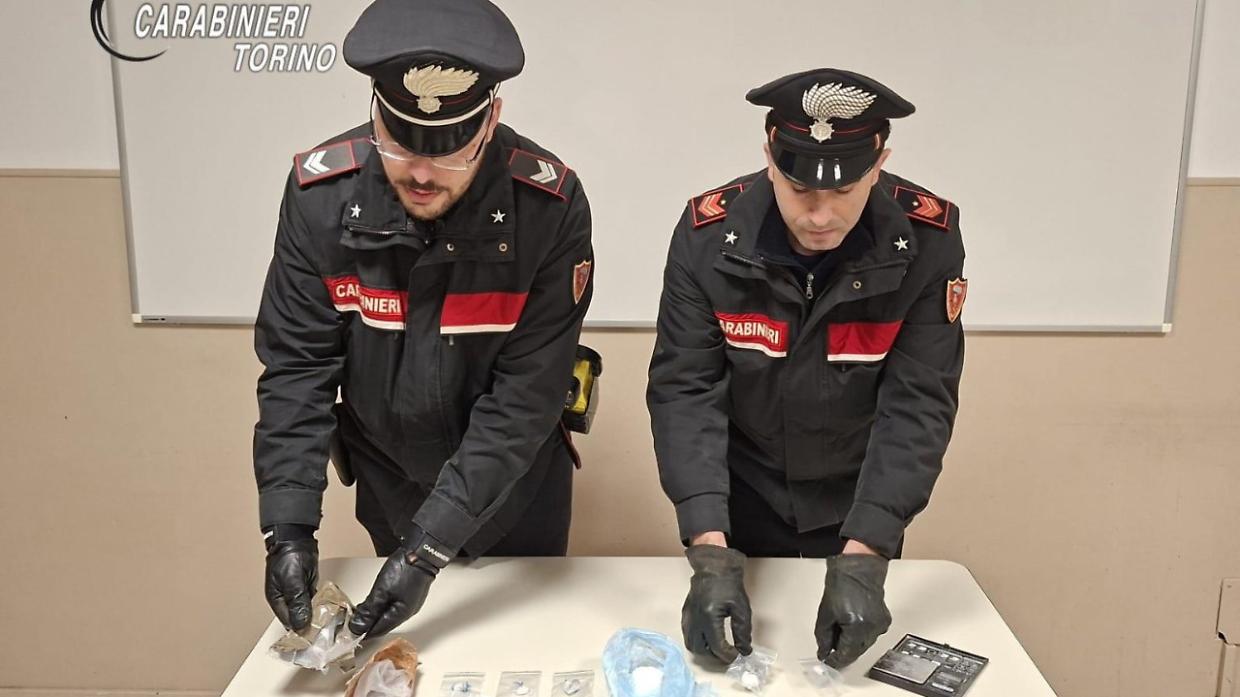 Spaccio nel Canavese, due arresti tra Castellamonte e Quincinetto durante le feste