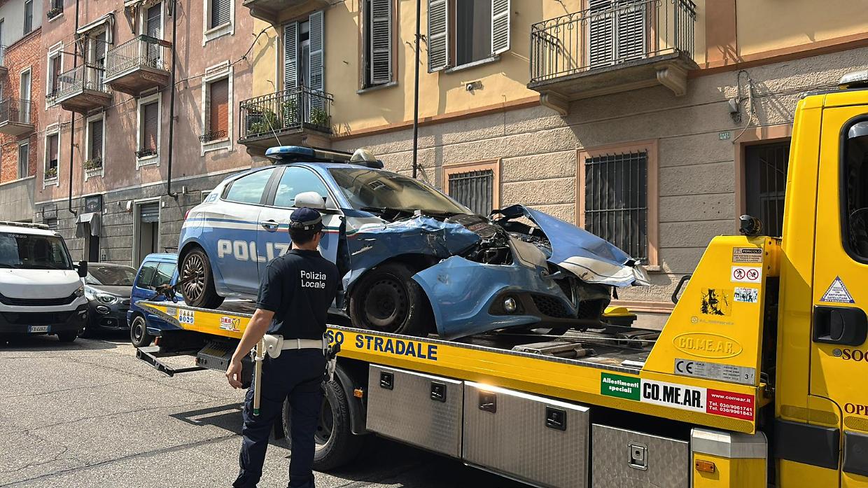 Soccorre una volante ma viene multato: per accompagnare gli agenti entra in Ztl