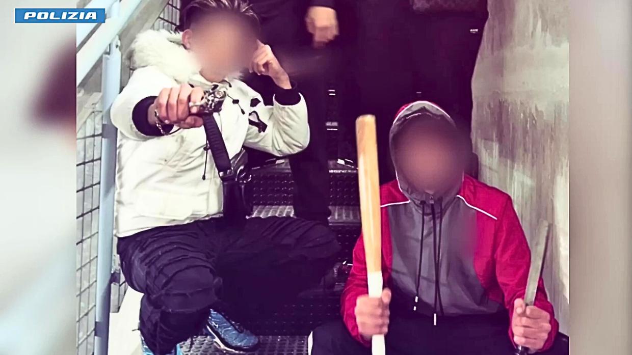 In piazza con pistole, mannaie e mazze da baseball. Ecco il video e le foto che hanno incastrato i Pro Pal