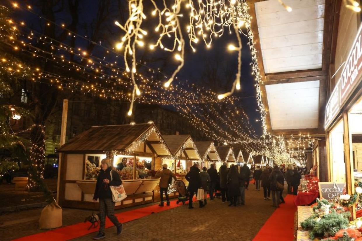 Villaggio di Natale, conferma in piazza Solferino anche nel 2026