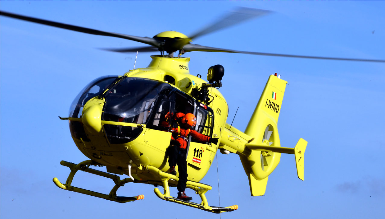 Grave incidente a San Francesco al Campo: morto operaio colpito alla testa 