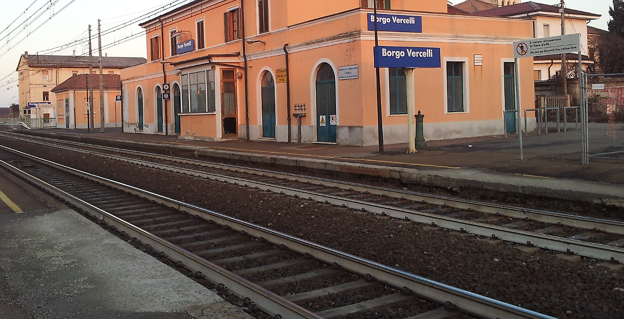 Inaugurato a Vercelli il nuovo treno elettrico a doppio piano