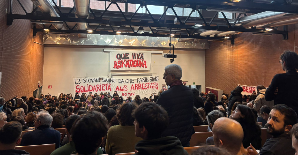 Askatasuna, l&rsquo;assemblea dei centri sociali al Campus Einaudi 