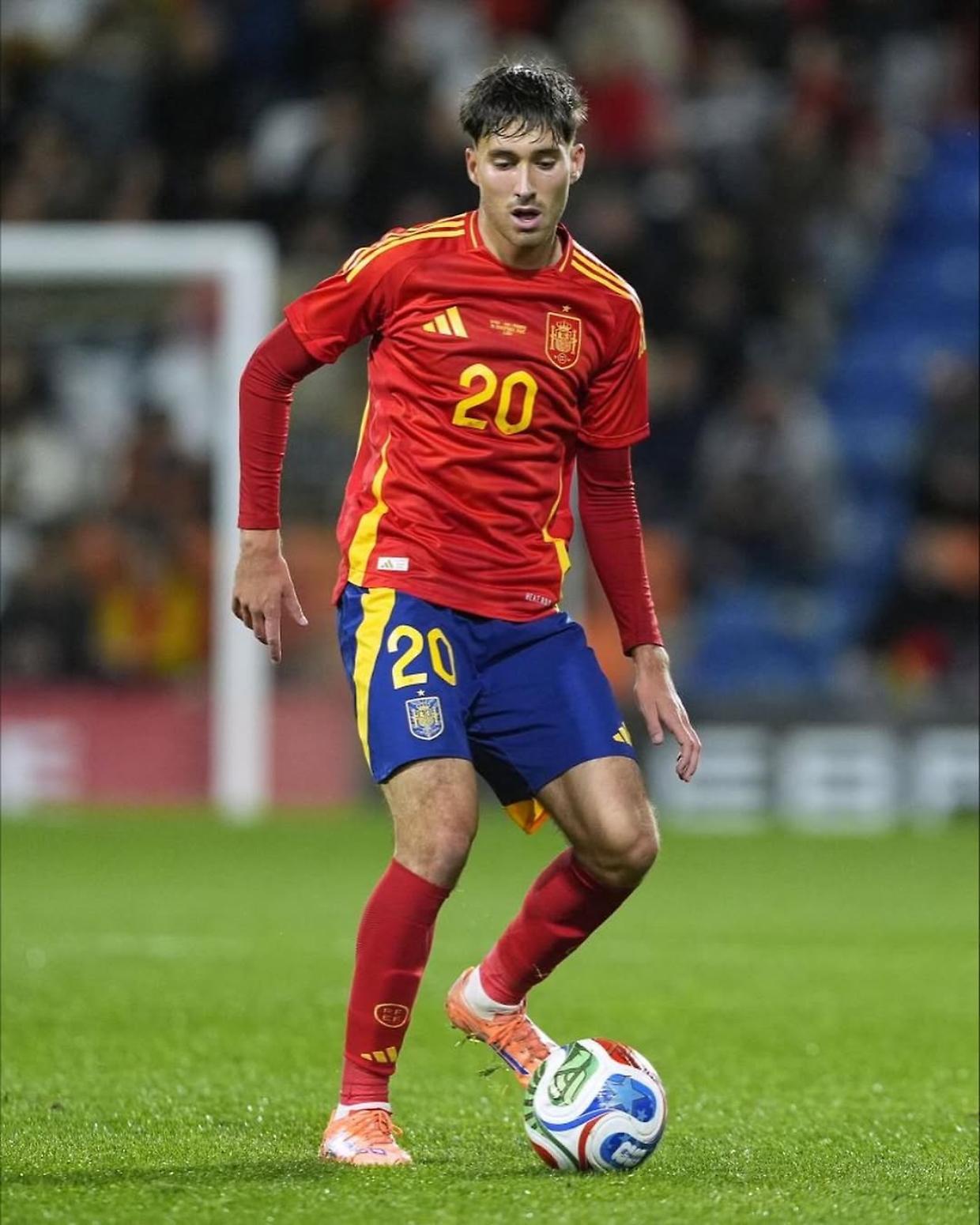 Toro, Petrachi batte il primo colpo: "Preso lo spagnolo Obrador", ecco chi &egrave; e quale numero di maglia indosser&agrave;...