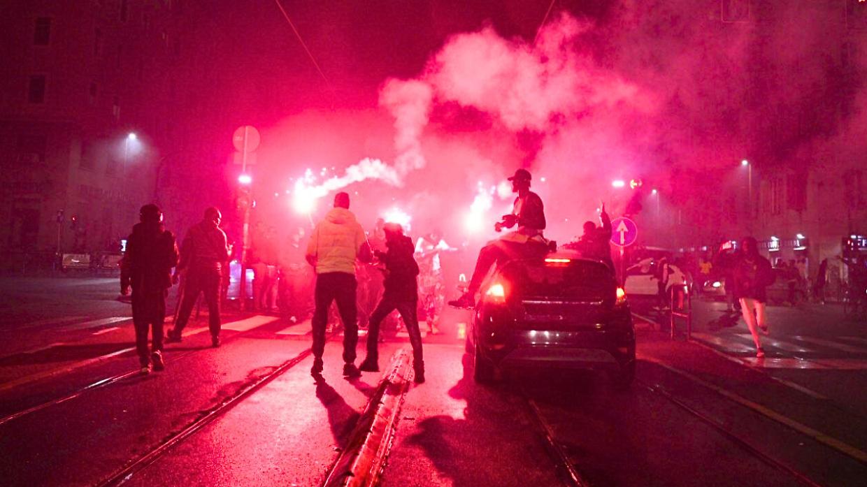 A Torino esplode una bomba durante la festa per il Senegal campione d'Africa: danneggiati palazzi e negozi
