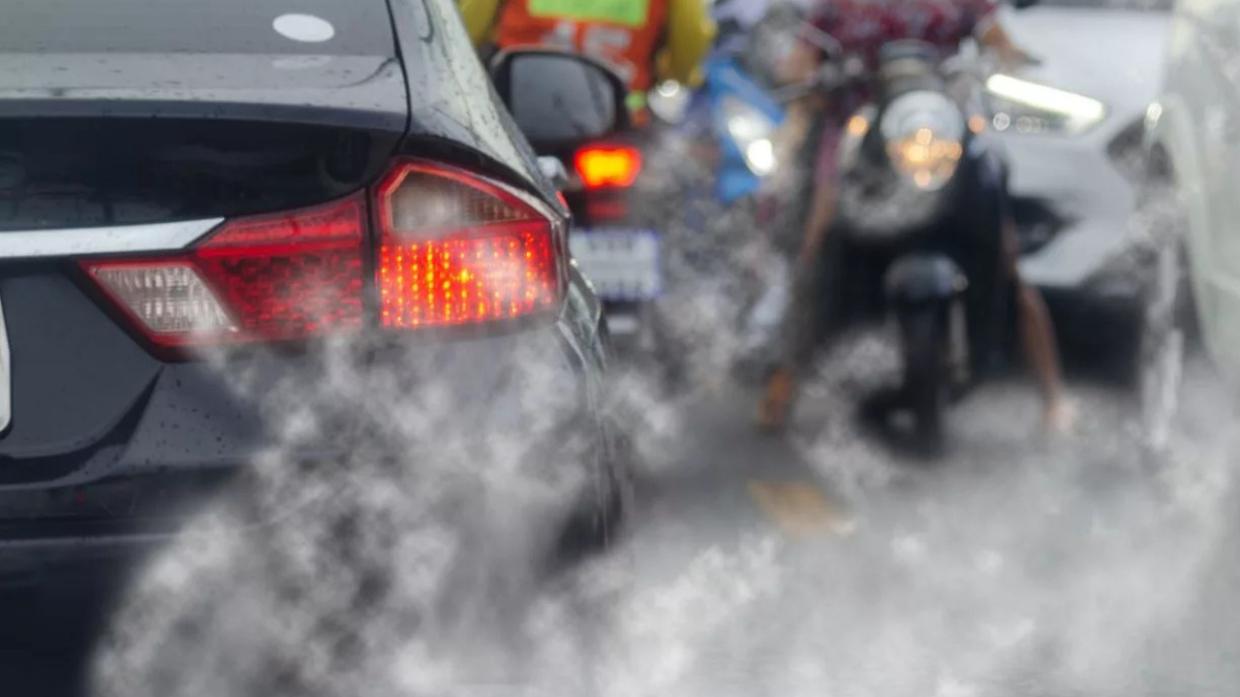 Smog a Torino, scatta il rosso: stop ai diesel Euro 5 fino a venerd&igrave;