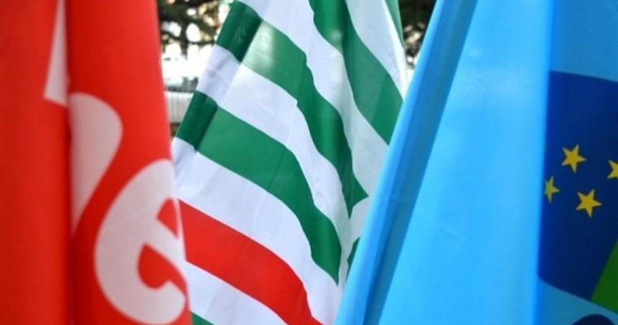 alessandria, presidio davanti al Civile: &laquo;siamo tutti pronto soccorso&raquo;